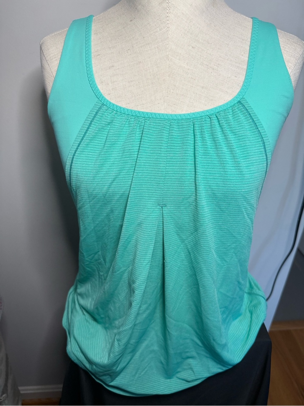 lululemon athletica Teal Pleated Scoop Tank with built in sports bra